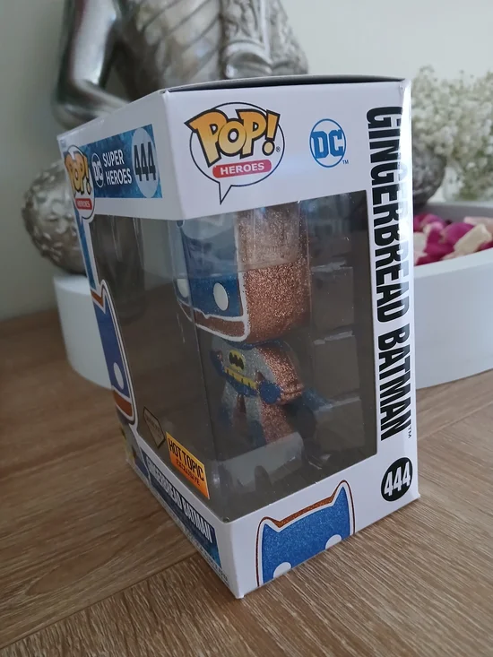 🔥NIB Funko Pop DC Super Heroes Gingerbread Batman Diamond Collection #444 - Picture 5 of 7